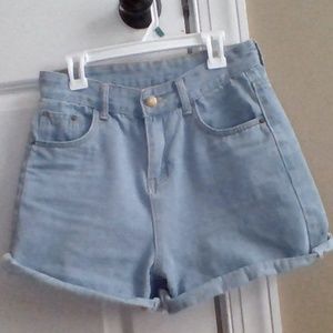 Perfect Shape High waisted Rolled Jean Shorts 🌼☀️